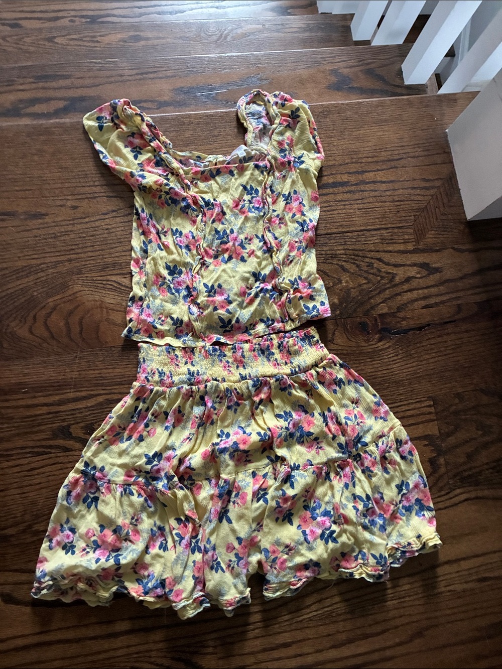 TAHARI Yellow Floral Two-Piece  Top and Skirt Set